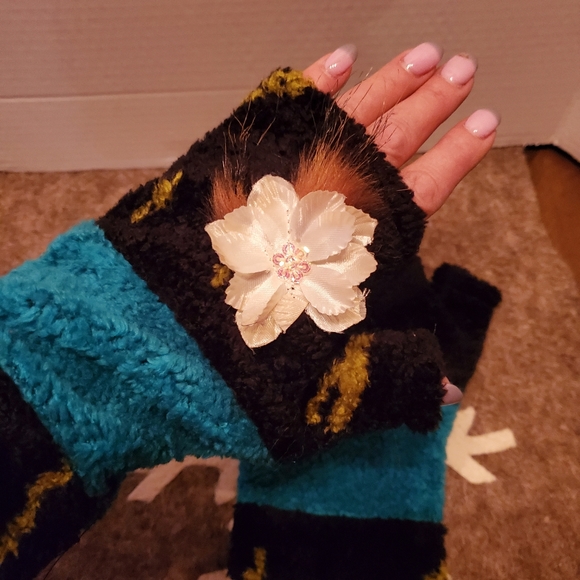 Lee Andersen Accessories - Lee Andersen Fingerless Gloves